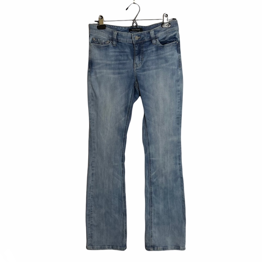 White House Black Market Blanc boot leg jeans